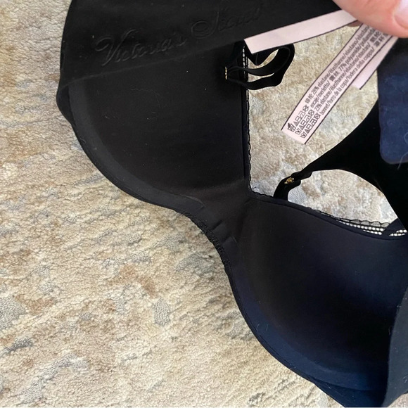 Victoria’s Secret Incredible Perfect Shape Solid Black Underwired Bra: 34DD - Picture 5 of 7